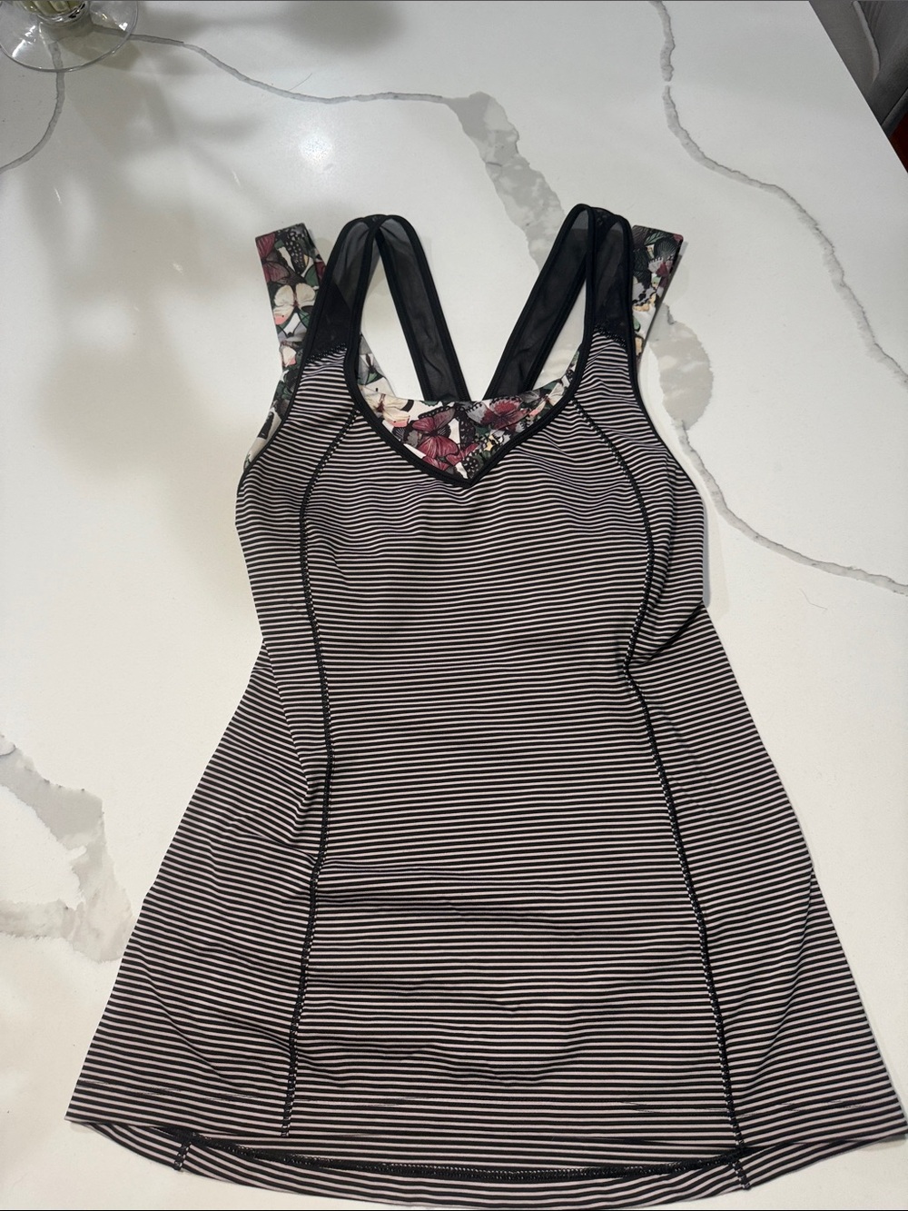 Lululemon Running Yoga Fitness Workout Tank With Butterfly Built In Bra (Size 6)